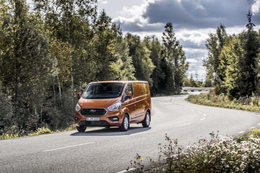  Ford Transit Custom PHEV 2018 года  (WW) (фото 12 из 21)